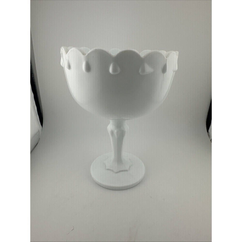 Vtg Teardrop White Milk Glass Compote Pedestal Dish Scalloped Edges 7.5"